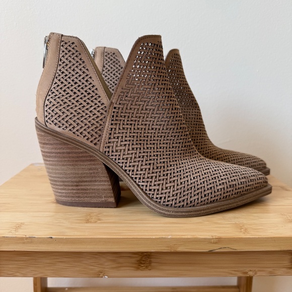 Vince Camuto Brown Ankle Booties - Picture 3 of 10